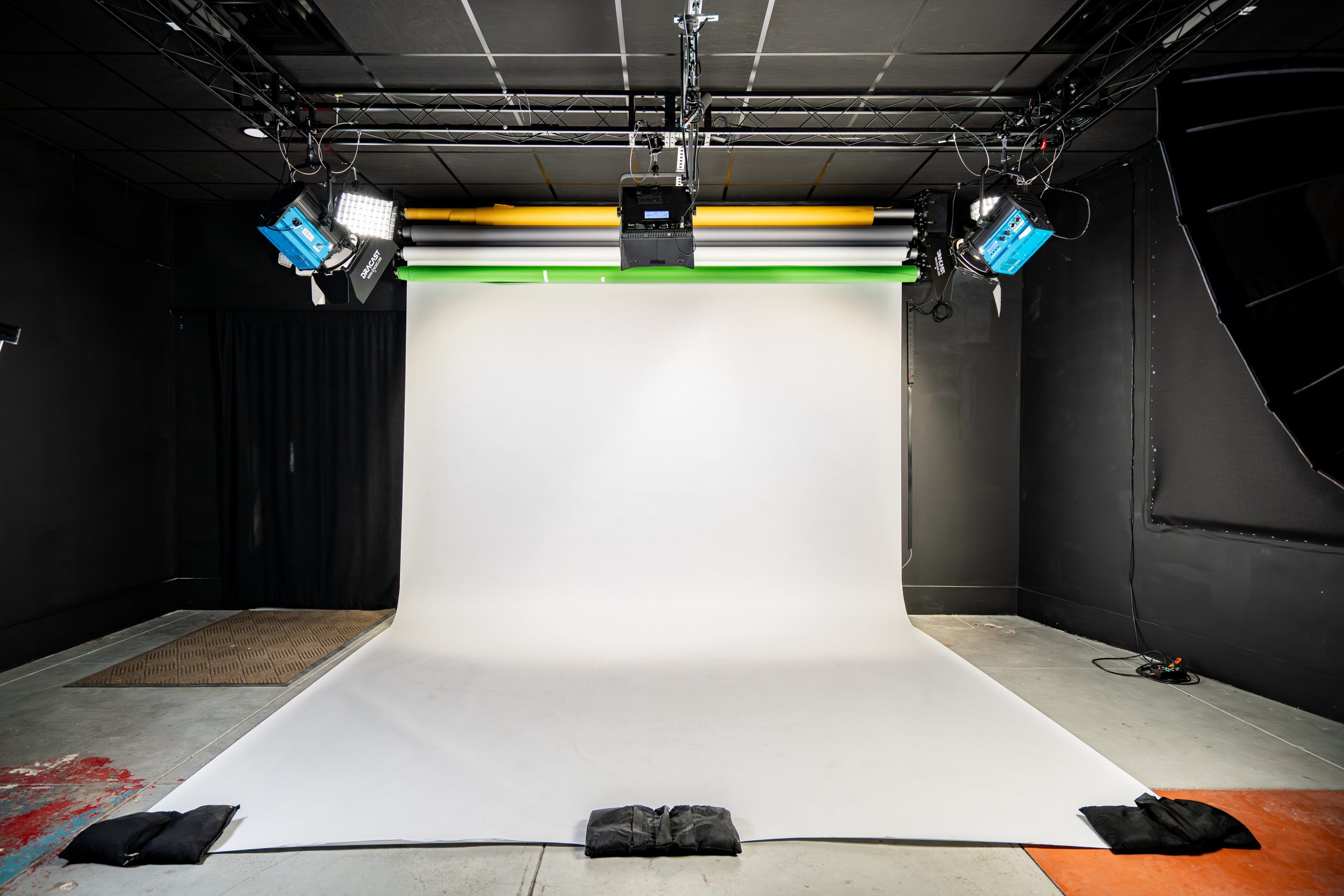Photography Studio Rental Pittsburgh - StudioME Productions