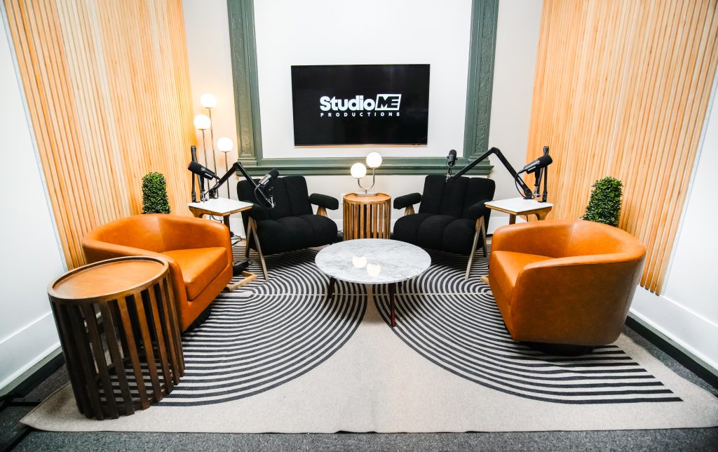 The Speak Easy Lounge